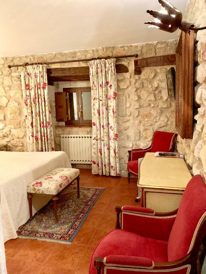 Hotel Tres Coronas De Silos سانتو دومينغو دي سيلوس المظهر الخارجي الصورة
